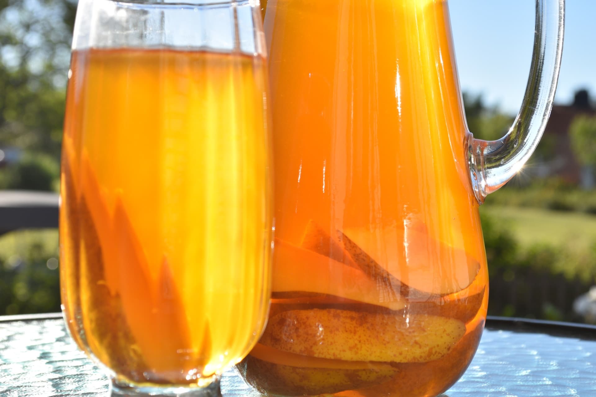 Pear and Caramel Kompot (Russian Fruit Drink)