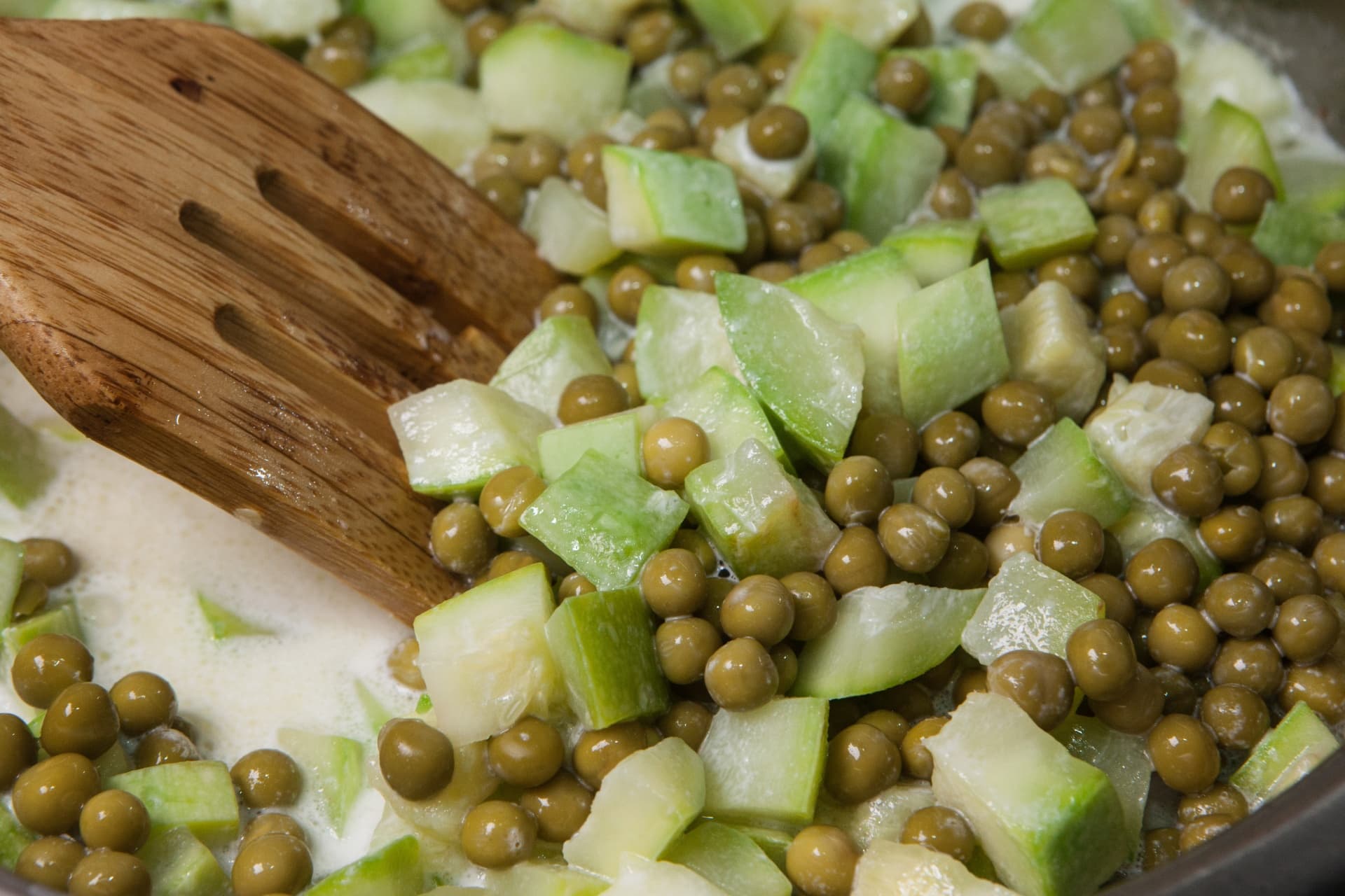 КАБАЧКИ ТУШЕНЫЕ НА СКОВОРОДЕ-1часть