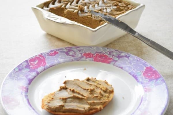 БЫСТРЫЙ ПАШТЕТ ИЗ КУРИНОЙ ПЕЧЕНИ С ГОРОШКОМ